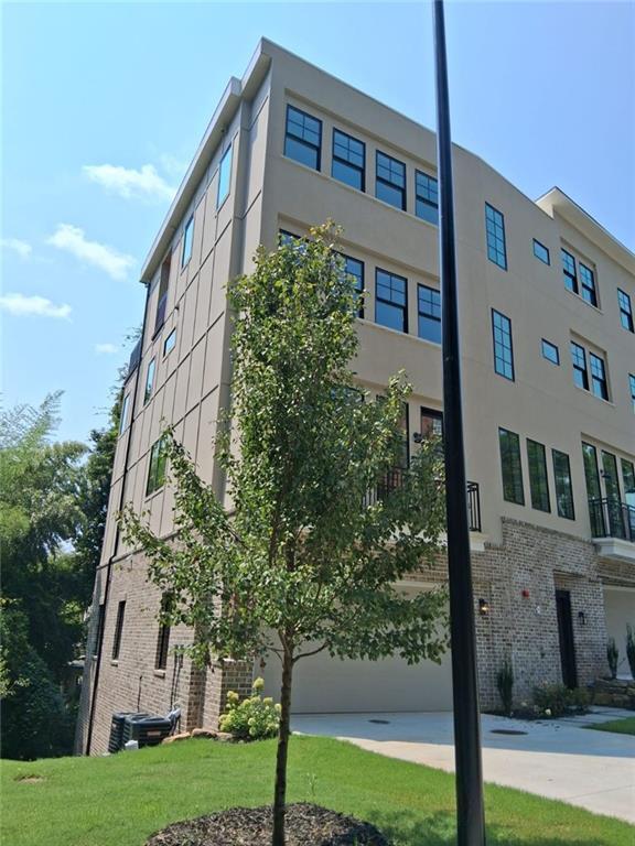 Building Photo - 3525 Kingsboro Rd NE