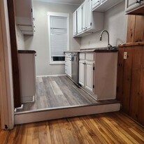 Building Photo - 5 Cohasset St