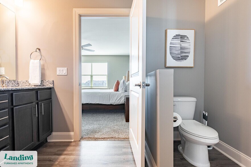 Building Photo - 305 Laredo Dr