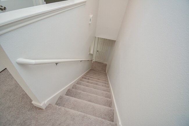 Building Photo - 29725 Sullivan Oaks Dr