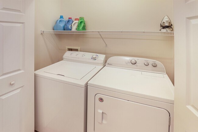 Building Photo - 43 Lafayette Rd