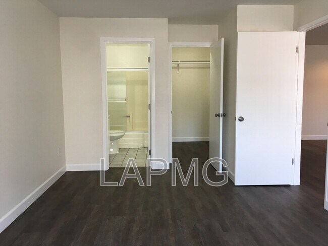 Building Photo - 18530 Hatteras St