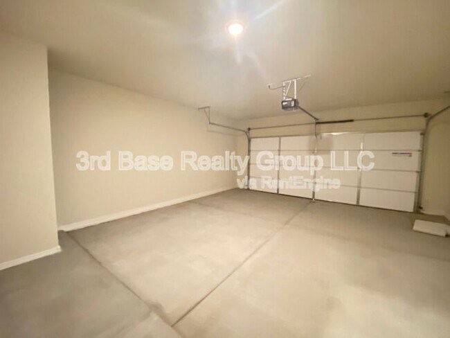 Building Photo - 24427 W Pueblo Ave