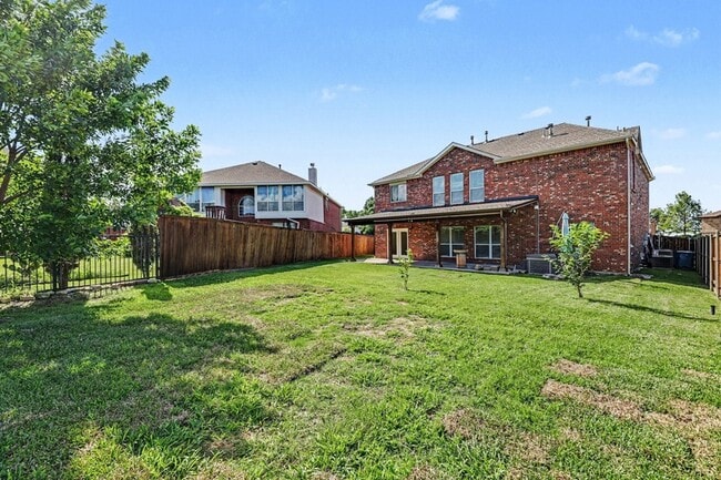Building Photo - 5506 San Marino Dr