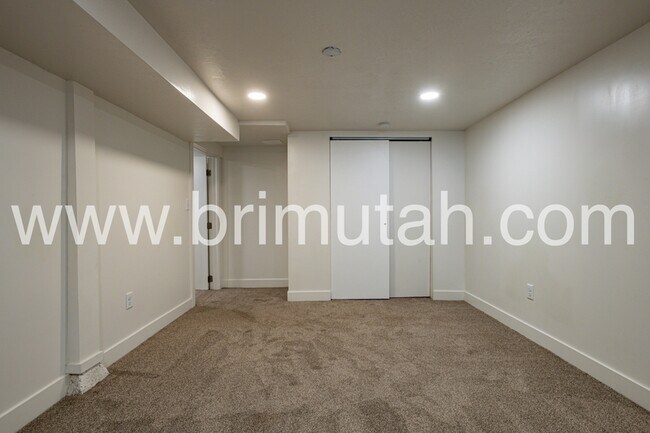 Building Photo - 1189-1191 S 1100 E