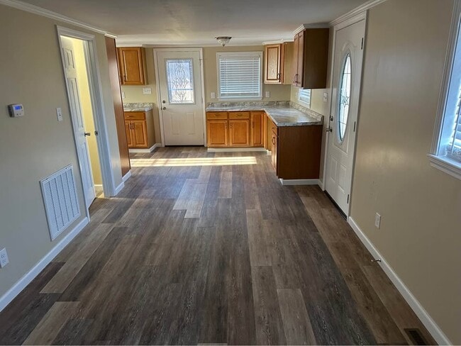 Building Photo - 327 Buck Shoals Rd