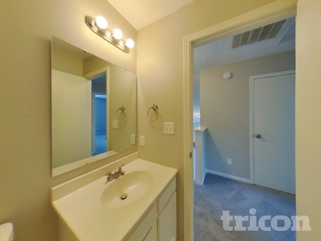 Building Photo - 4531 Riverbrook Ln