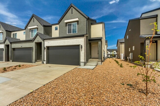 Building Photo - 1487 E 690 N