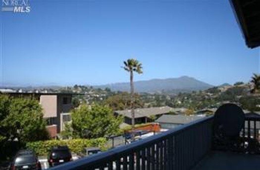 Building Photo - 1 Janet Way