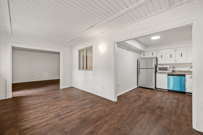 Building Photo - 103 Harvest Ln