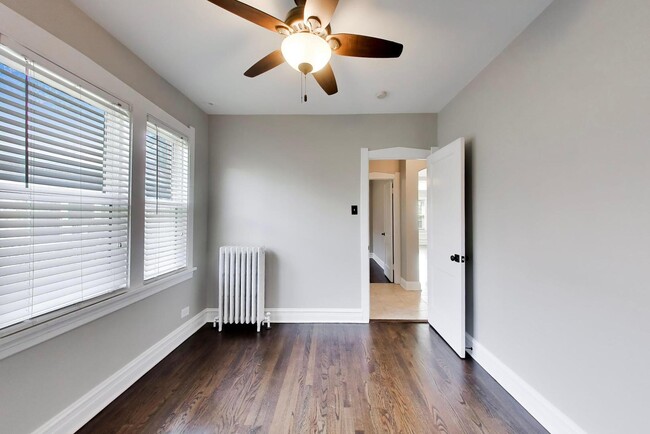 Building Photo - 7922 W Elmgrove Dr