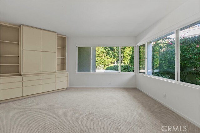 Building Photo - 2 Inverness Ln