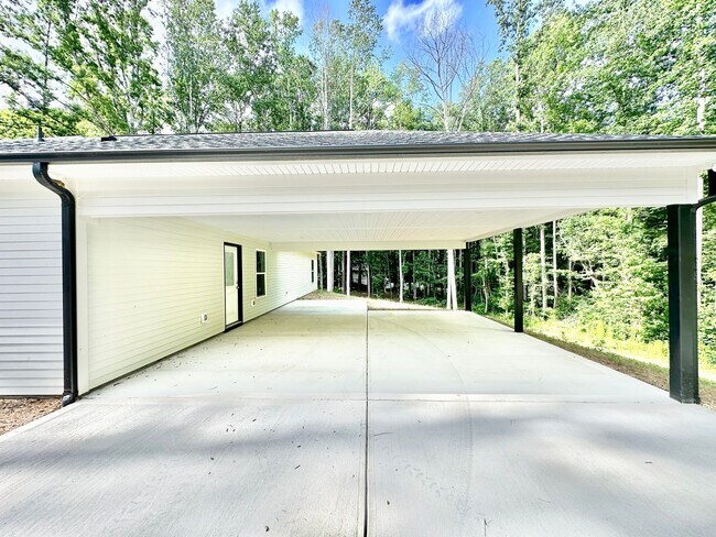 Building Photo - Clover South Carolina