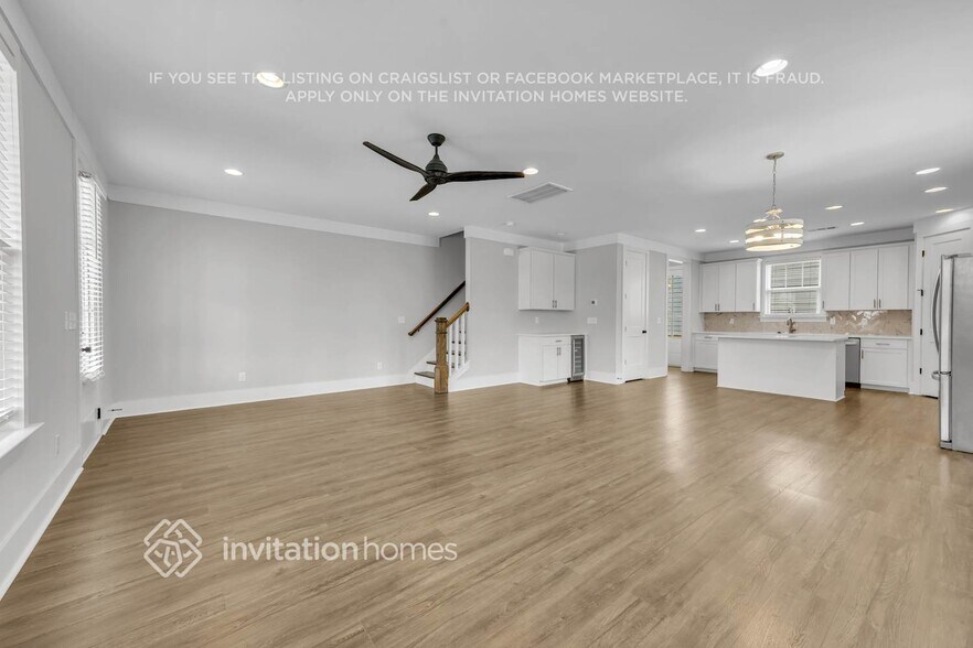 Building Photo - 1200 49th Ave N