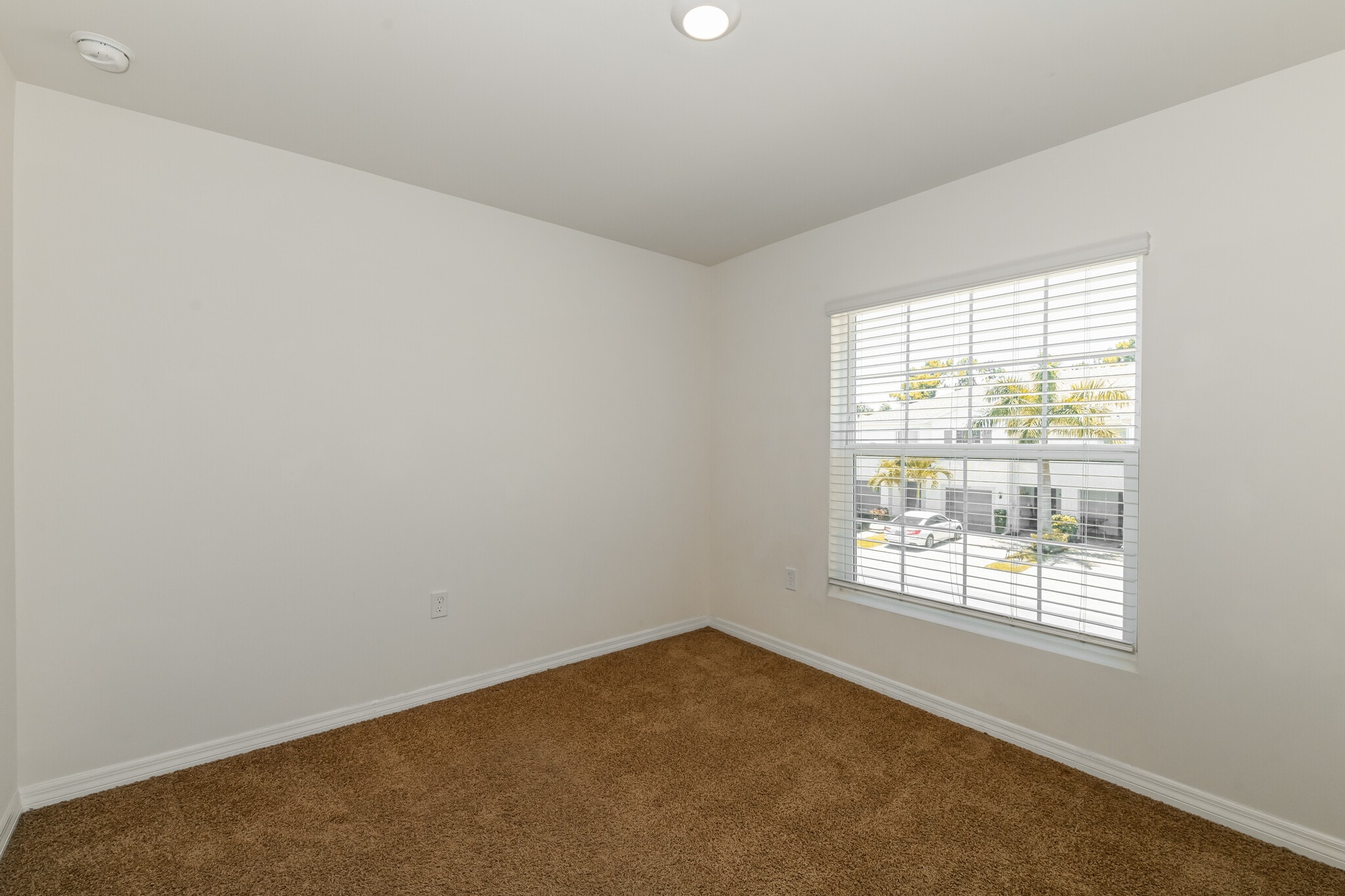 Building Photo - 15042 Wildflower Cir