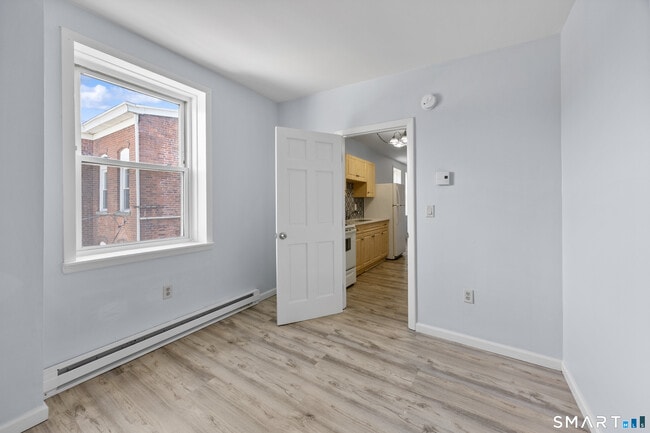 Building Photo - 60 Center St