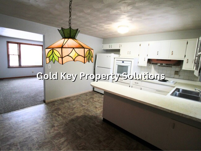 Building Photo - 3 Bedroom 1 Bath Brick Ranch Home w/ Fenced Backyard (SECTION 8 APPROVED)