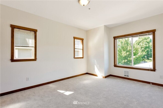 Building Photo - 2 Bedroom Condo in Cordata Neighborhood fo...