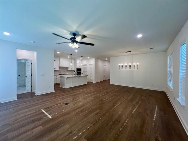 Building Photo - 3006 S 14th Pl
