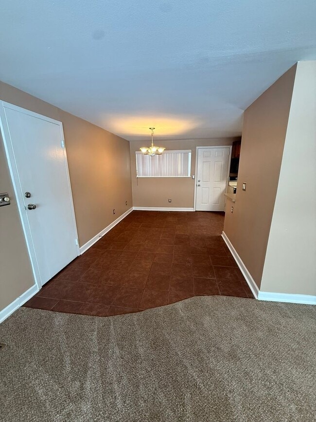 Building Photo - 2076 Terrylynn Ave