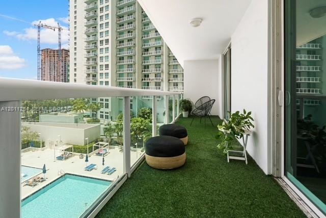 Building Photo - 1800 N Bayshore Dr