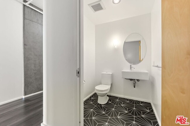 Building Photo - 1111 S Grand Ave