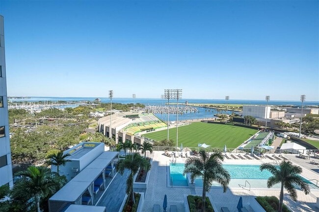 Building Photo - 301 1st St S