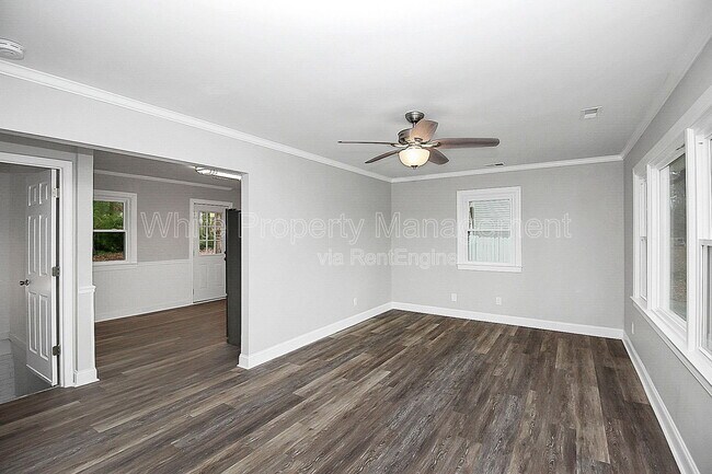 Building Photo - 604 Westwood Cir