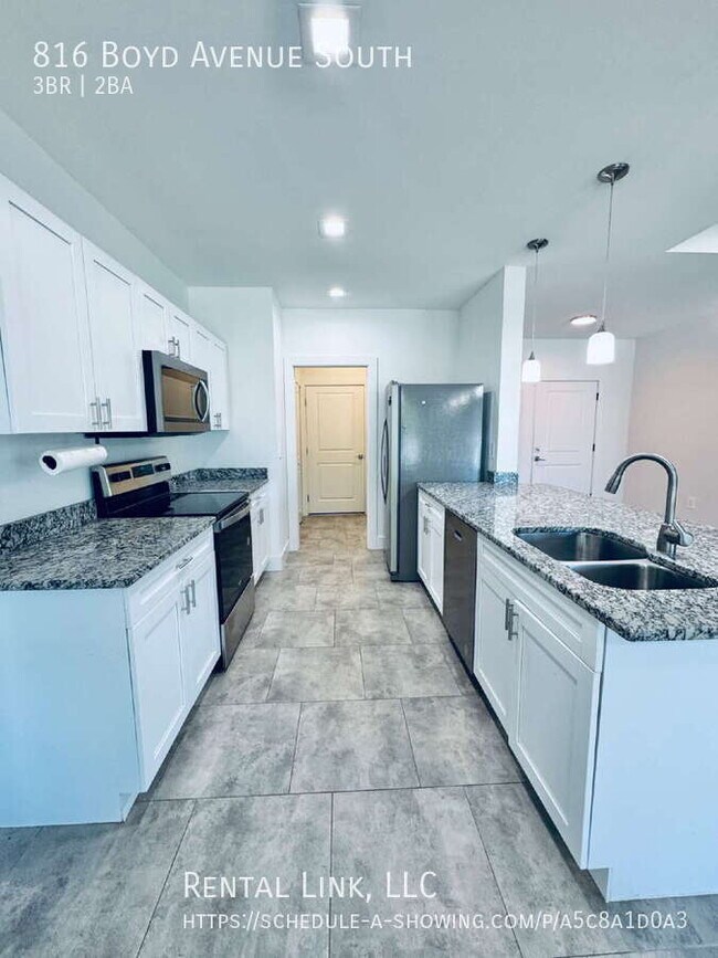 Building Photo - 816 Boyd Ave S