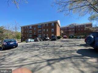 Building Photo - 945 N Barton St