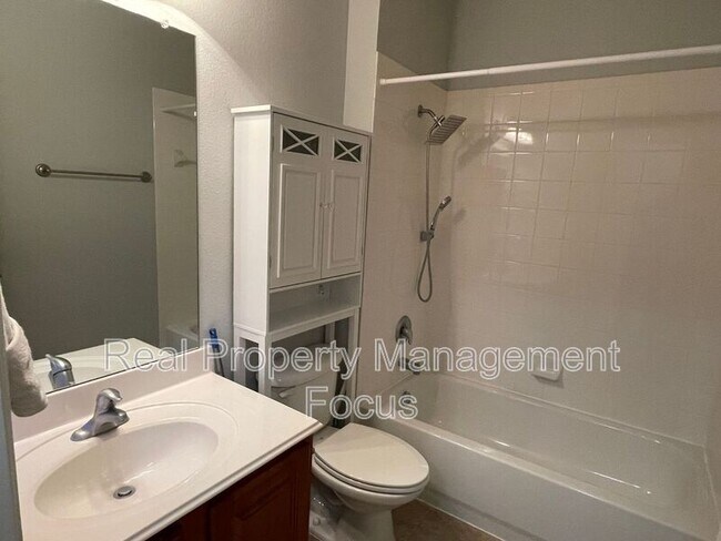 Building Photo - 4645 Penelope Ln