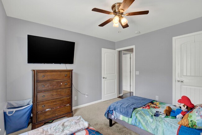 Building Photo - 86 Crystal Lake Dr