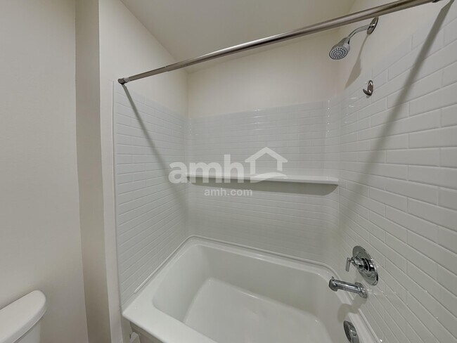 Building Photo - 4814 87th Ave NE