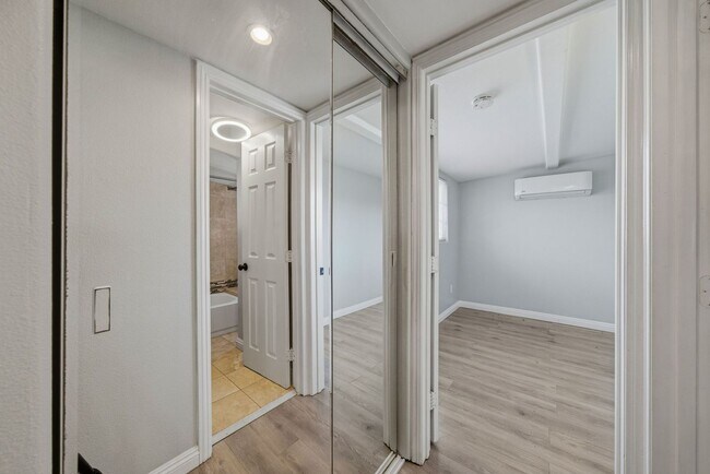 Building Photo - 126 E Balboa Blvd