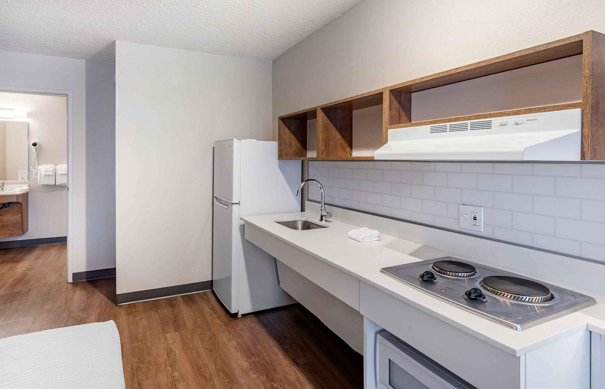 Building Photo - Furnished Studio-San Jose - Mountain View