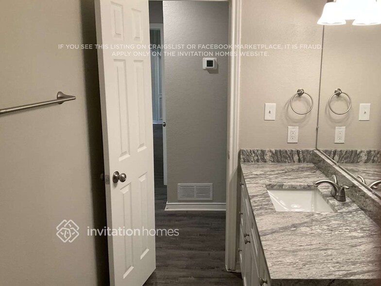 Building Photo - 1605 Forest Oaks Way