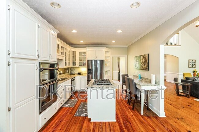 Building Photo - 4775 Jones Rd