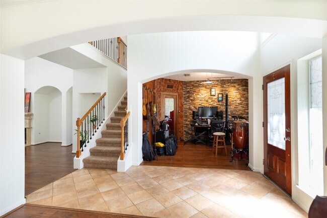 Building Photo - 23814 Seventh Heaven