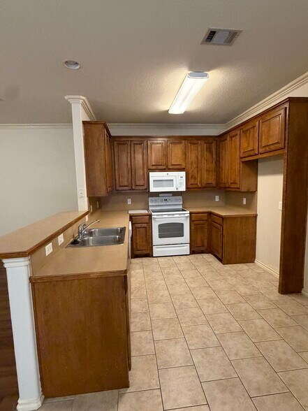 Building Photo - 5809 Swords Dr