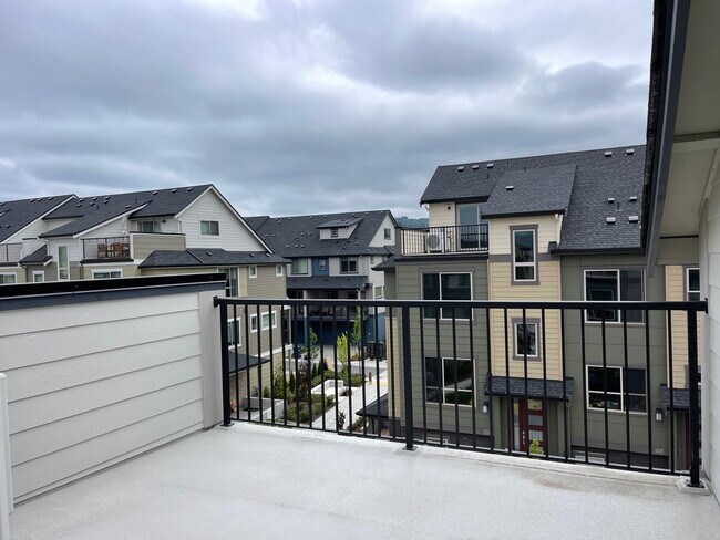 Building Photo - CLICK "REQUEST A TOUR" NOW!