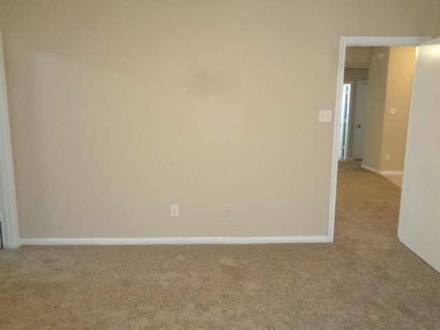 Building Photo - 7925 Silver Oak Dr