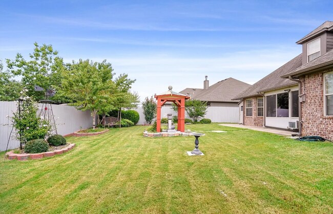 Building Photo - 5 Bed 3 Bath Broken Arrow