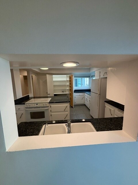 Building Photo - 24 Lighthouse St