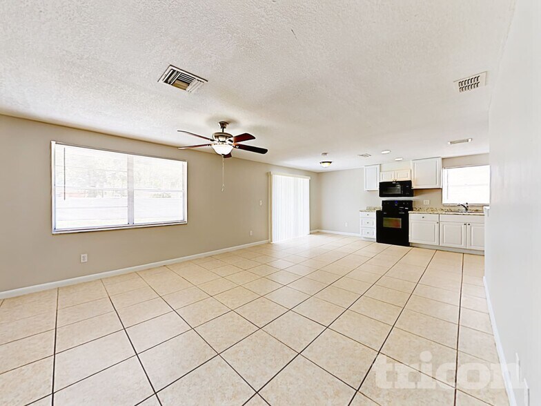 Building Photo - 6807 White Cliffs Way