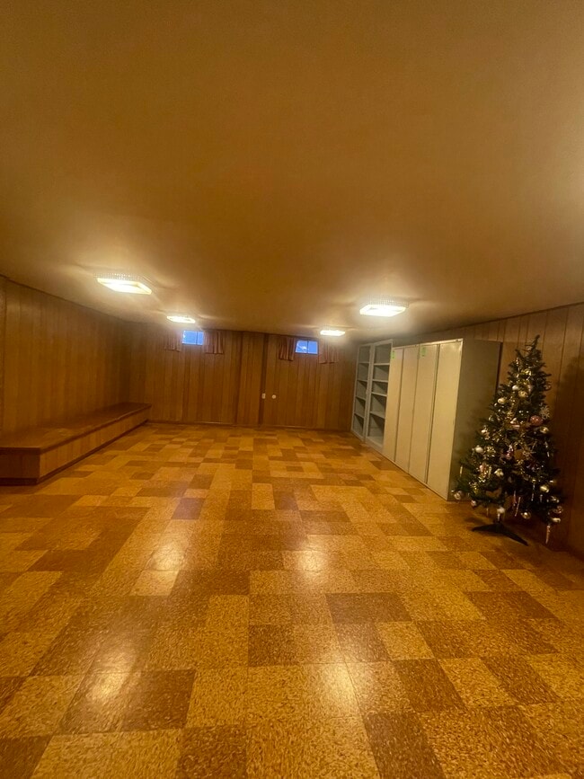 Building Photo - 2832 Longfield Rd