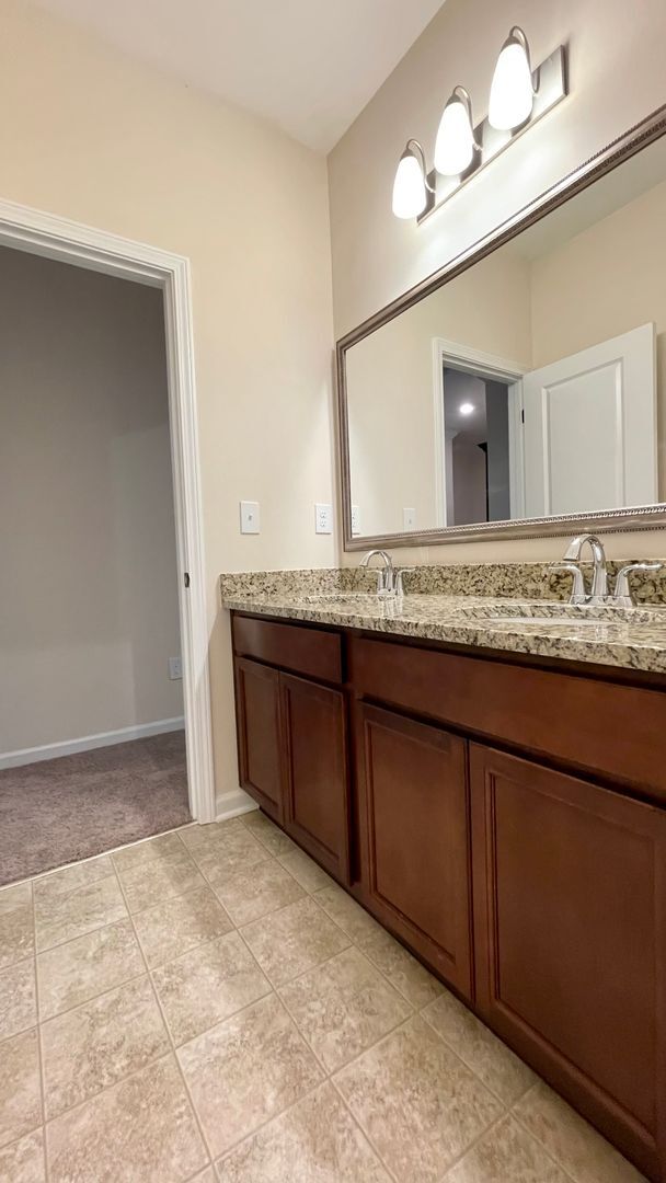 Building Photo - Beautiful home featuring 4 Bedrooms, 3 Full Baths, Flex Space/Office located in the highly sought...