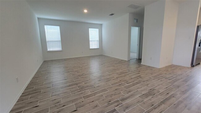 Building Photo - 217 Redonda Dr