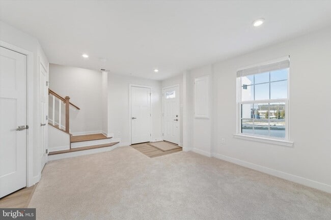 Building Photo - 208 River Birch Wy