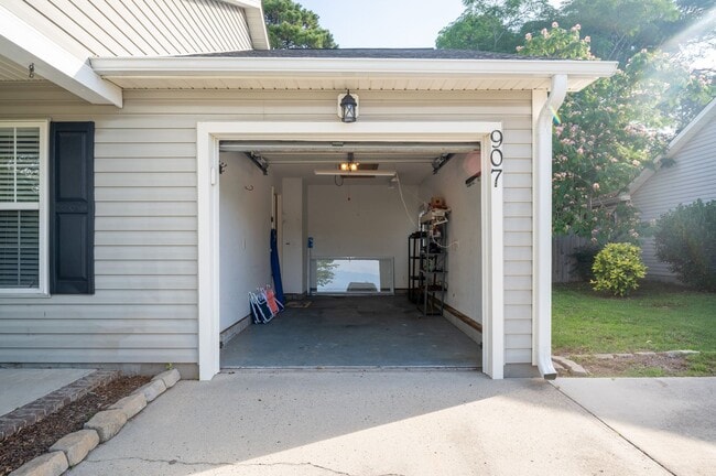 Building Photo - FURNISHED RENTAL FOR 3-12 MONTHS AVAILABLE MID-MARCH 2026