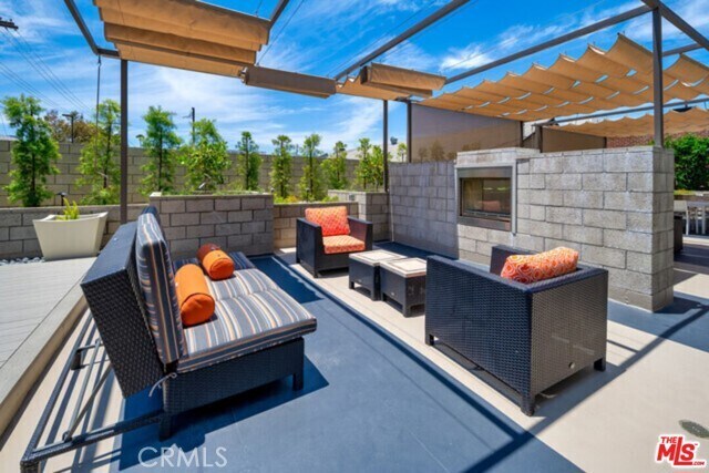 Building Photo - 4211 Redwood Ave